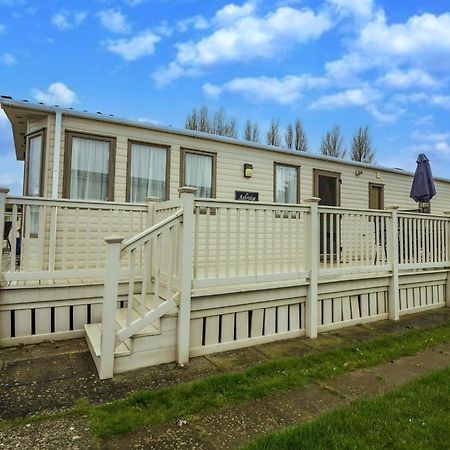 6 Berth Caravan With Decking At Manor Park In Hunstanton Ref 23017H Ngoại thất bức ảnh