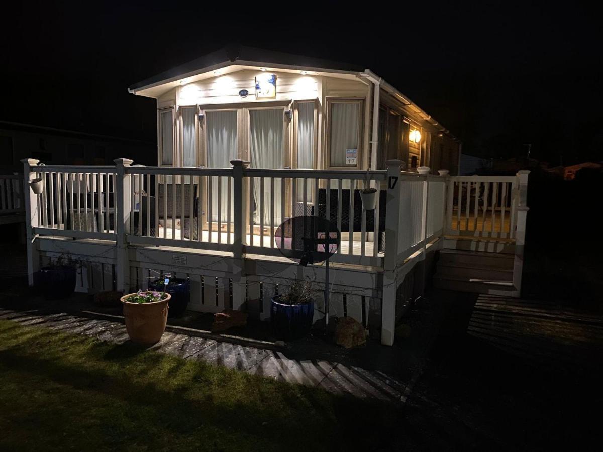 6 Berth Caravan With Decking At Manor Park In Hunstanton Ref 23017H Ngoại thất bức ảnh